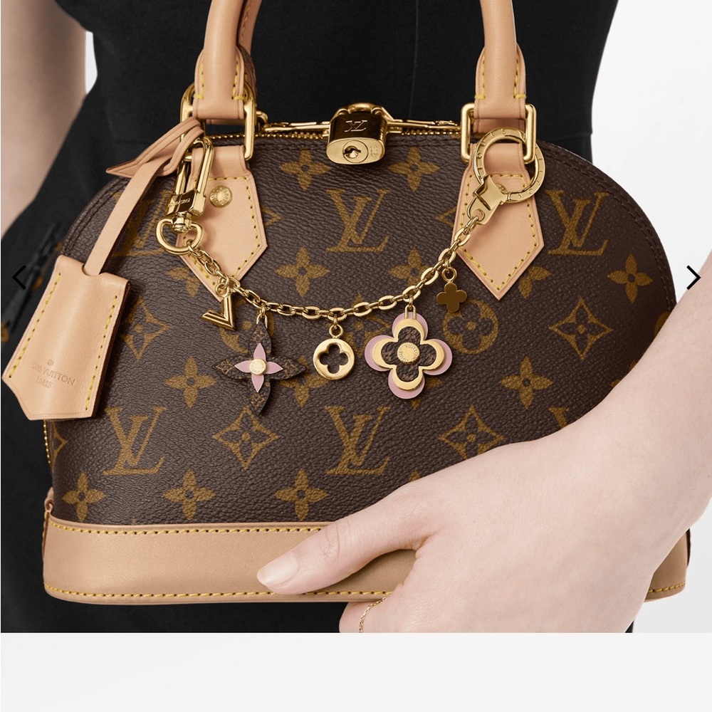 🌸🌸LV Blooming🌸🌸Flowers Chain Bag Charm - Picture 2 of 10